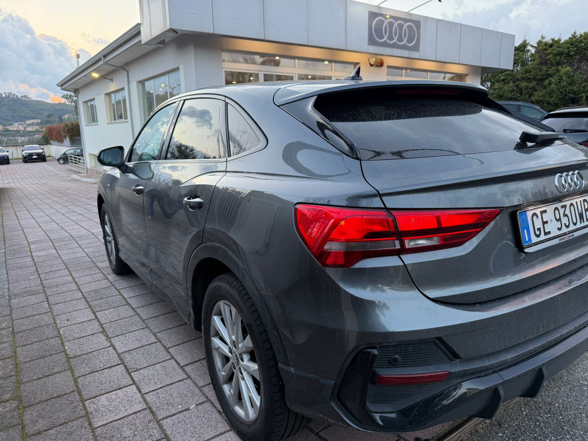 
								Audi Q3 Sportback 2020 full									