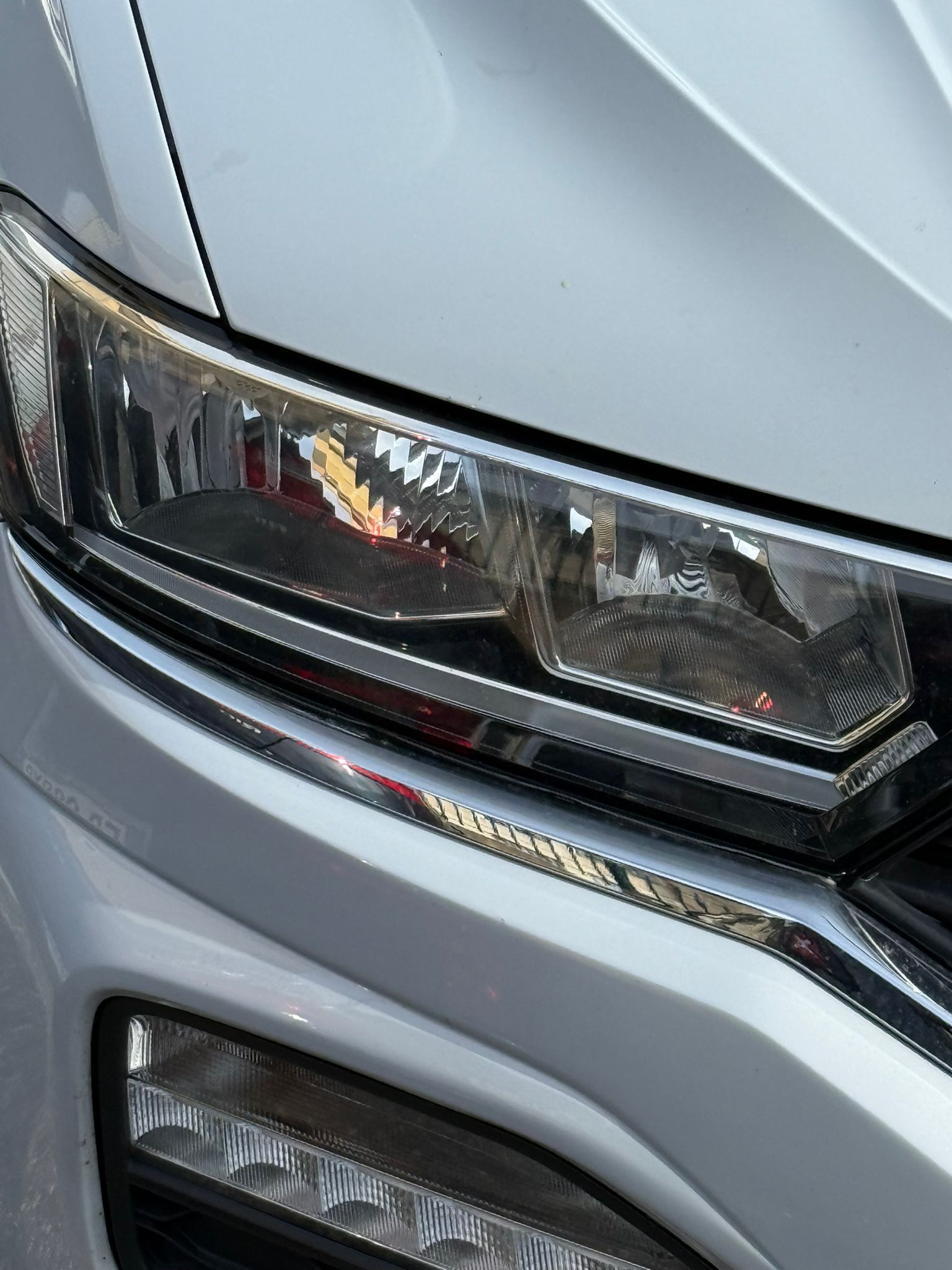
								Wolkswagen T-Roc full									
